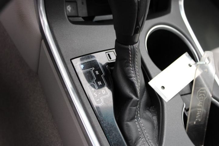 Used 2015 Toyota Camry XLE w/ Moonroof Package FWD image 16