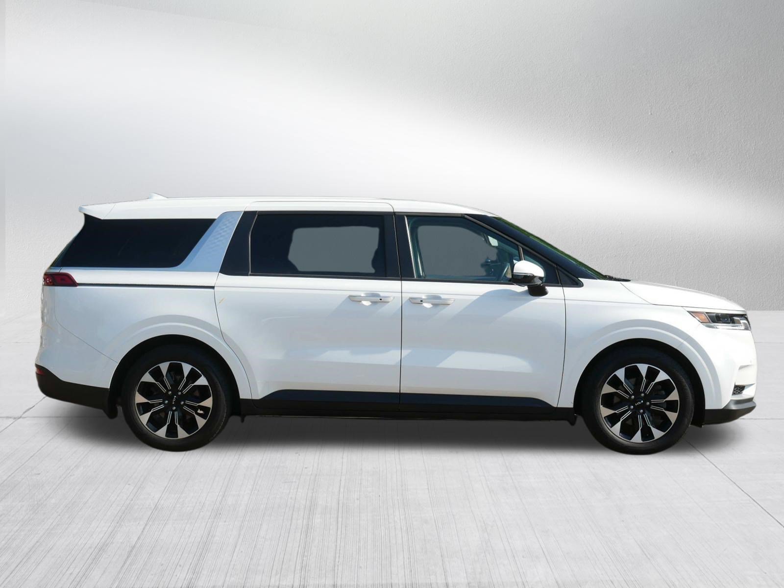 Certified 2024 Kia Carnival EX FWD image 8