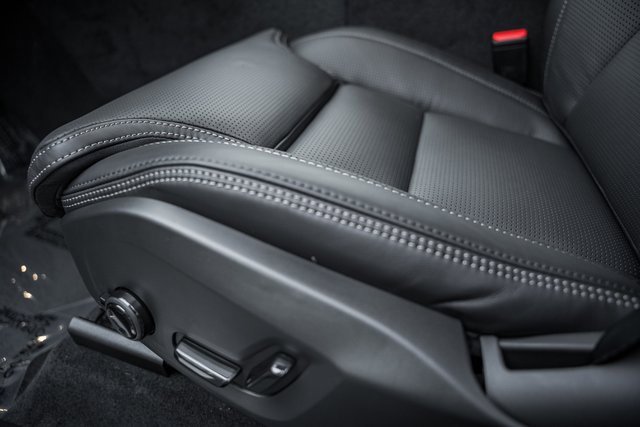 New 2026 Volvo XC60 B5 Ultra w/ Protection Package Premier image 33