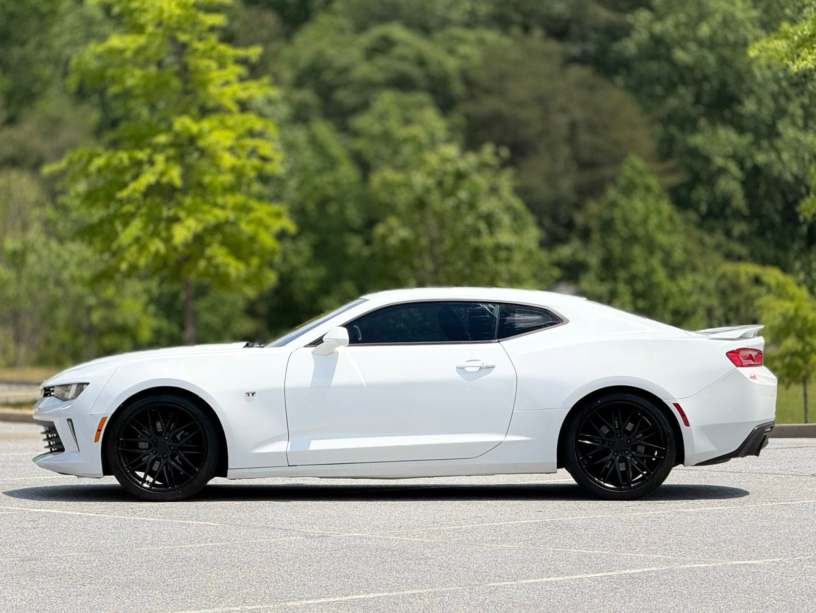 Used 2017 Chevrolet Camaro LT RWD image 9