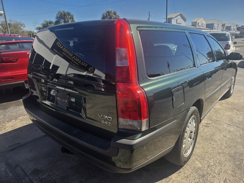Used 2001 Volvo V70 2.4T image 2