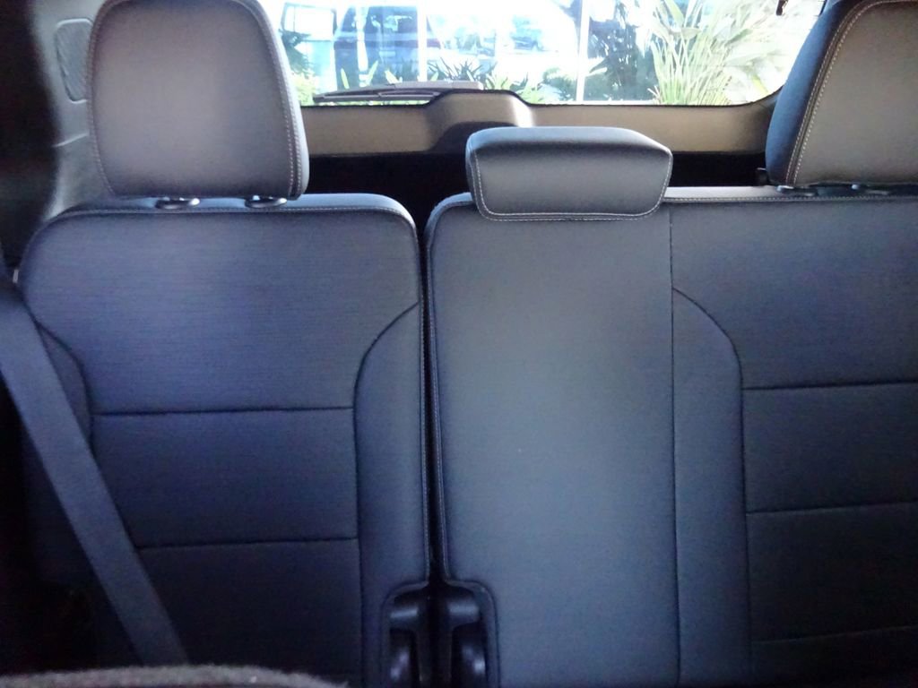 Certified 2025 Buick Enclave Sport Touring image 26