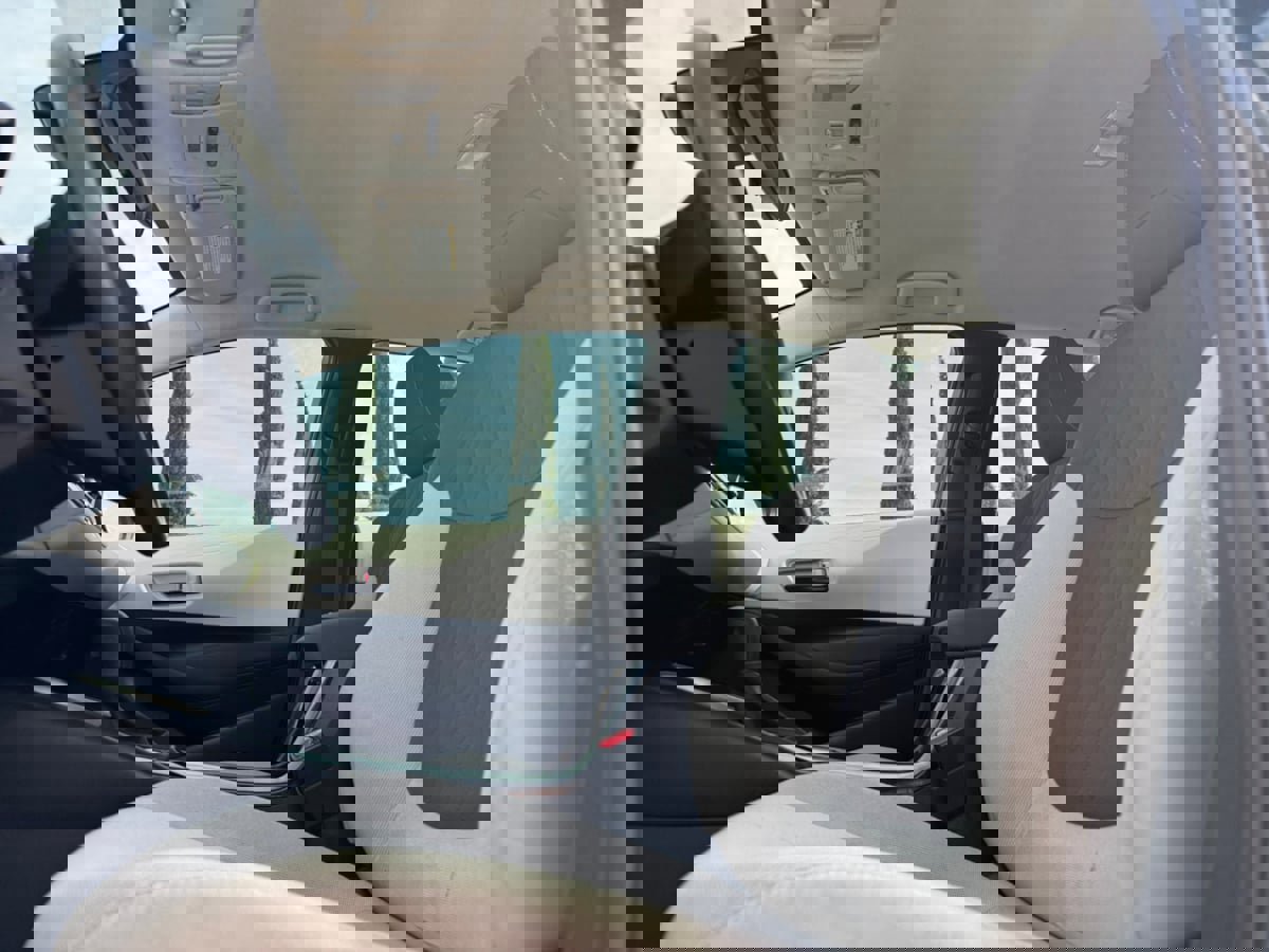 Used 2022 Toyota Corolla LE w/ LE Convenience Package FWD image 16