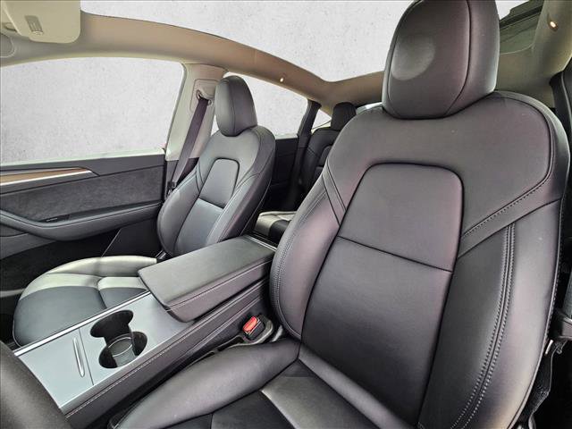 Used 2024 Tesla Model Y Long Range AWD/4WD image 12