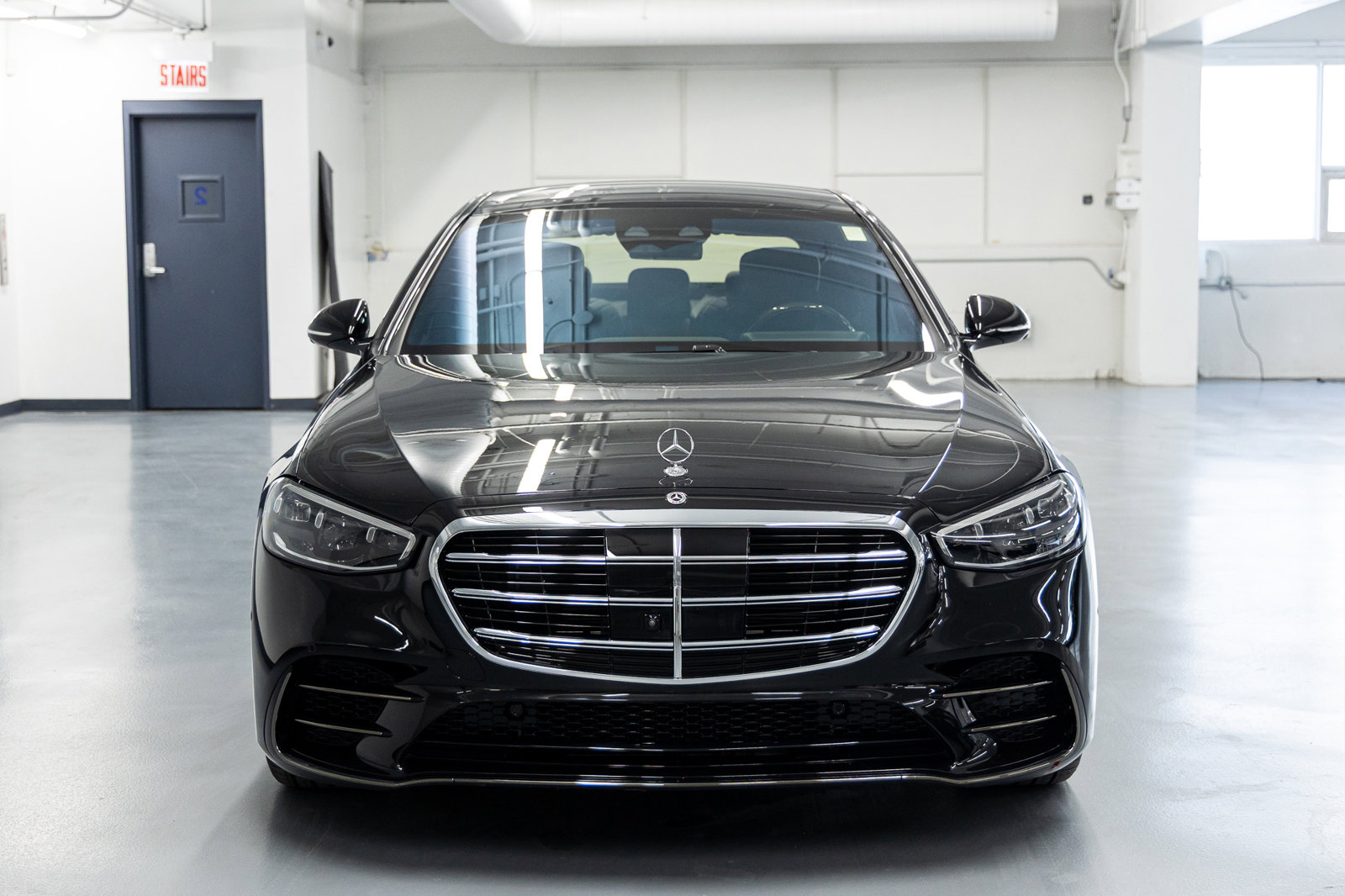 Used 2025 Mercedes-Benz S 580 4MATIC Sedan image 3