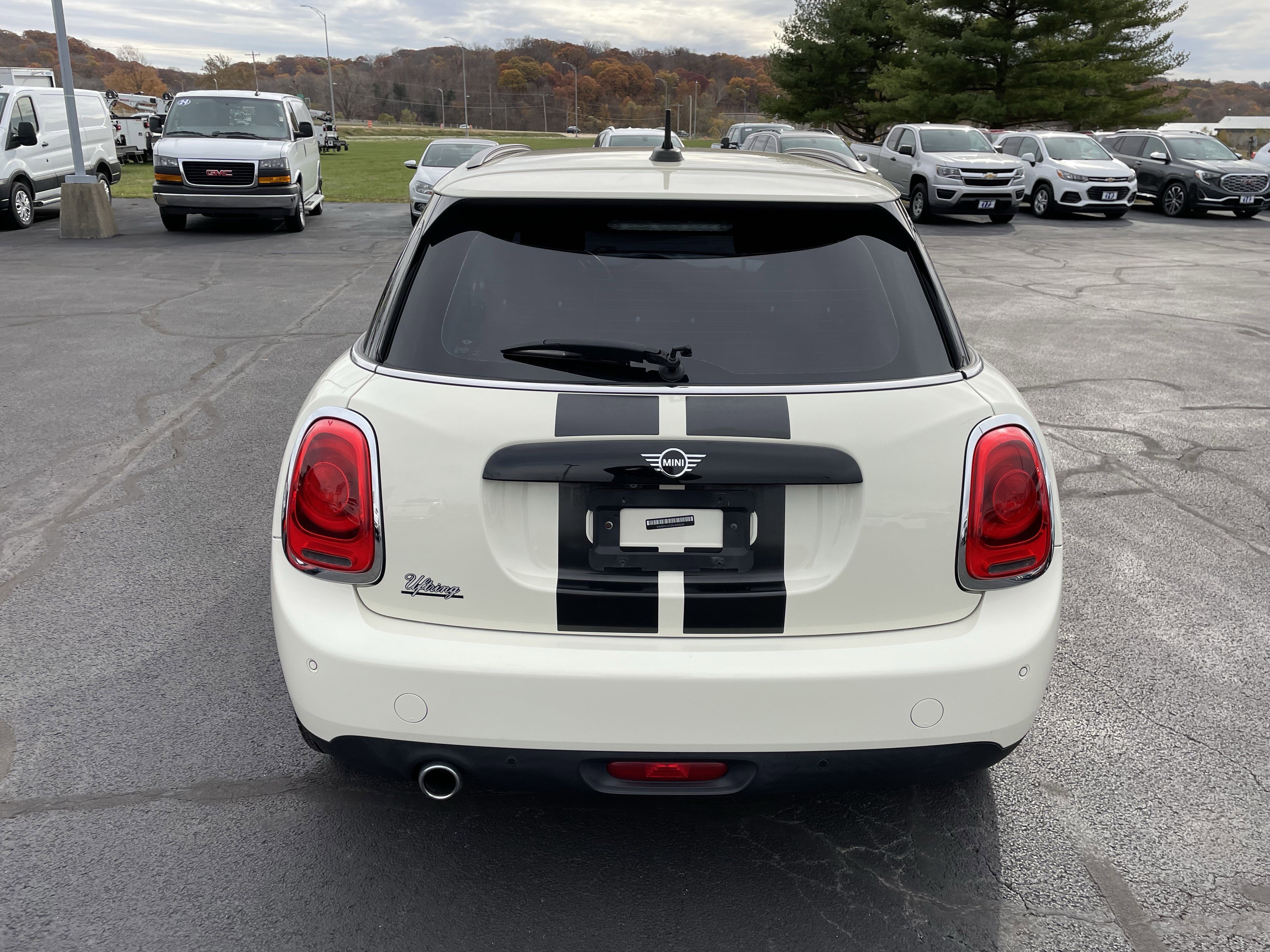 Used 2020 MINI Cooper 4-Door Hardtop w/ Storage Package image 4