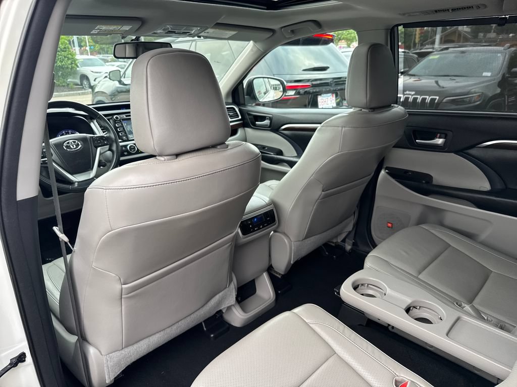 Used 2015 Toyota Highlander Limited AWD/4WD image 36
