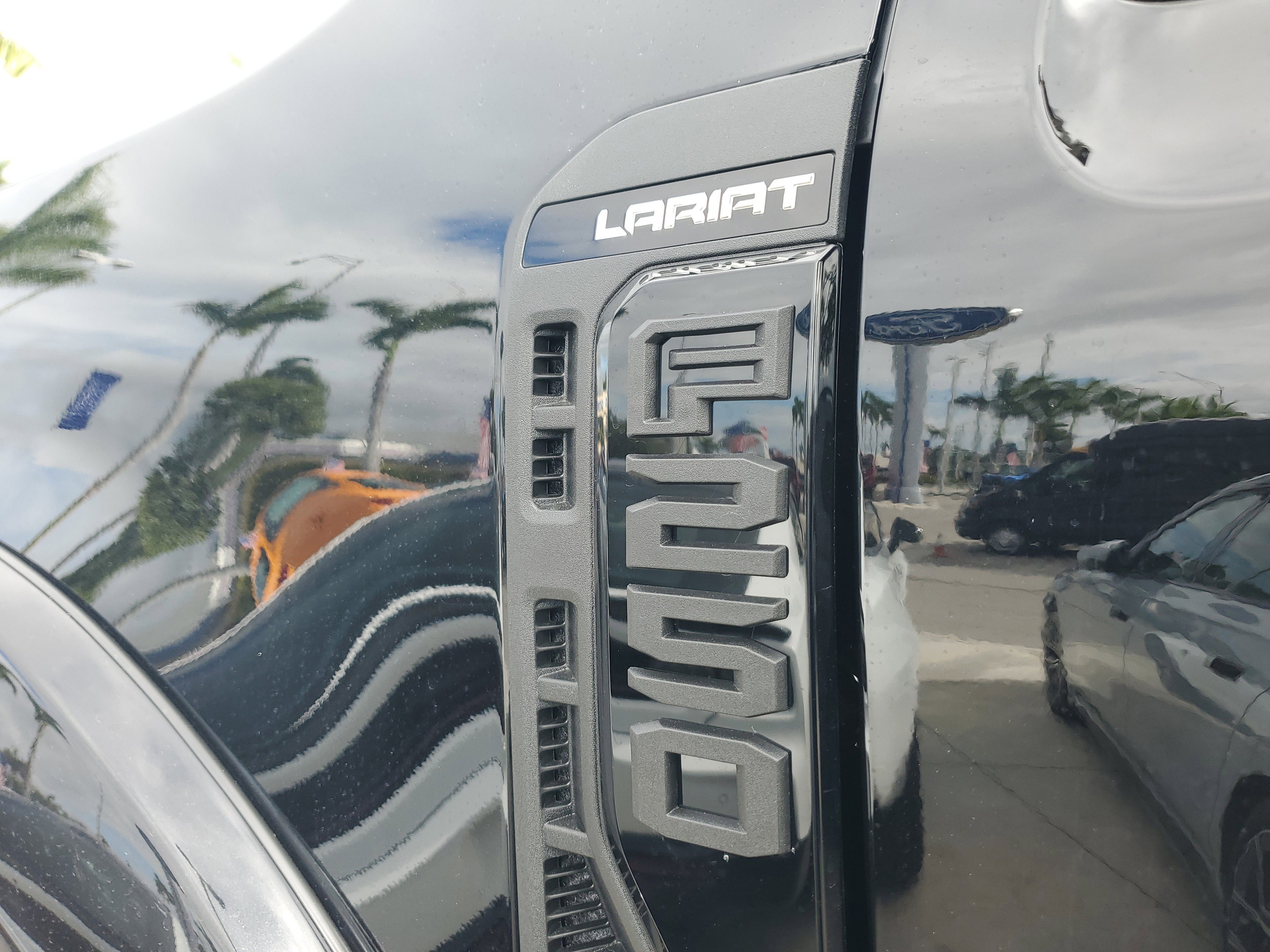 New 2026 Ford F250 Lariat w/ Black Appearance Package image 8