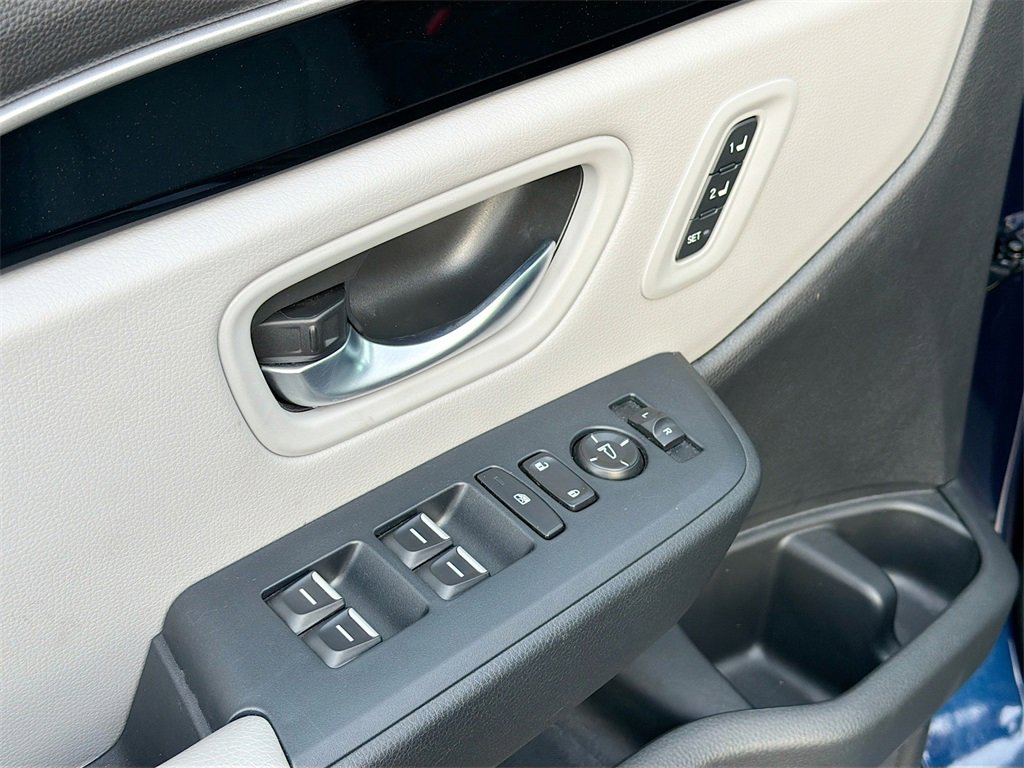 Used 2024 Honda Pilot Touring image 18