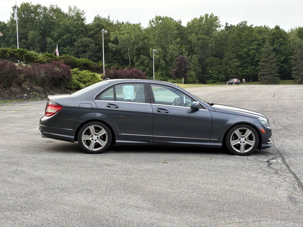 Used 2011 Mercedes-Benz C 300 4MATIC Sedan image 4
