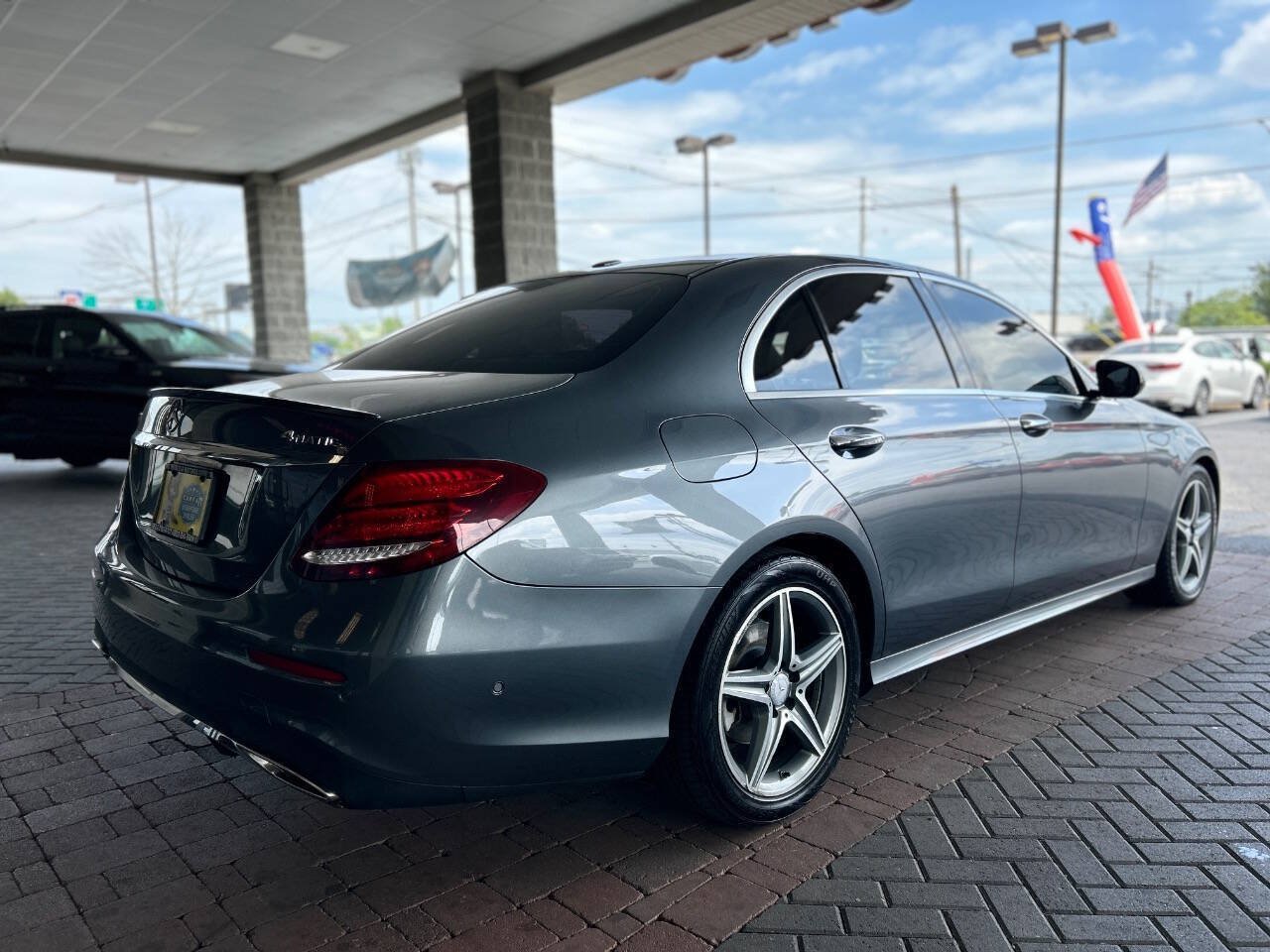 Used 2017 Mercedes-Benz E 300 4MATIC image 11