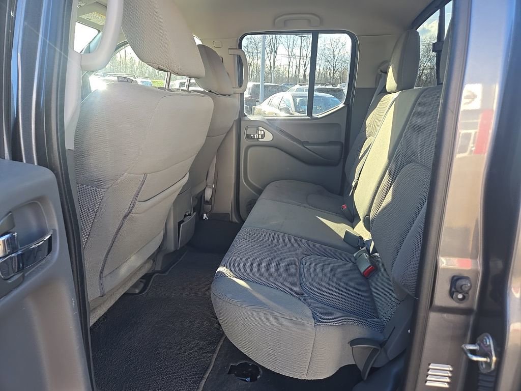 Used 2018 Nissan Frontier SV image 24