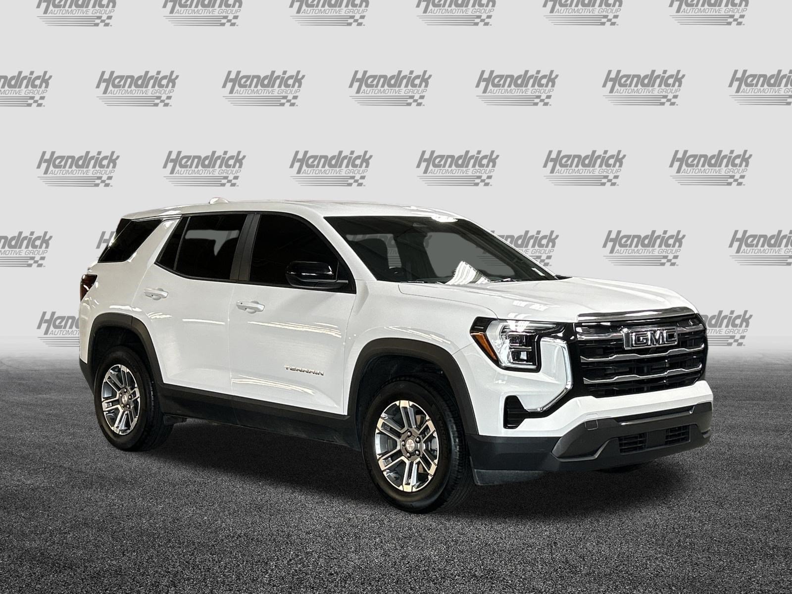 Used 2025 GMC Terrain Elevation AWD/4WD image 2