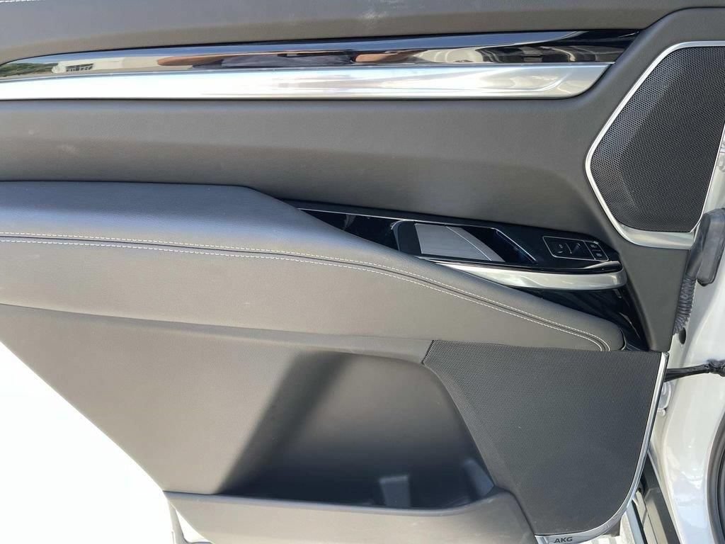 Certified 2025 Cadillac Escalade Sport AWD/4WD image 19