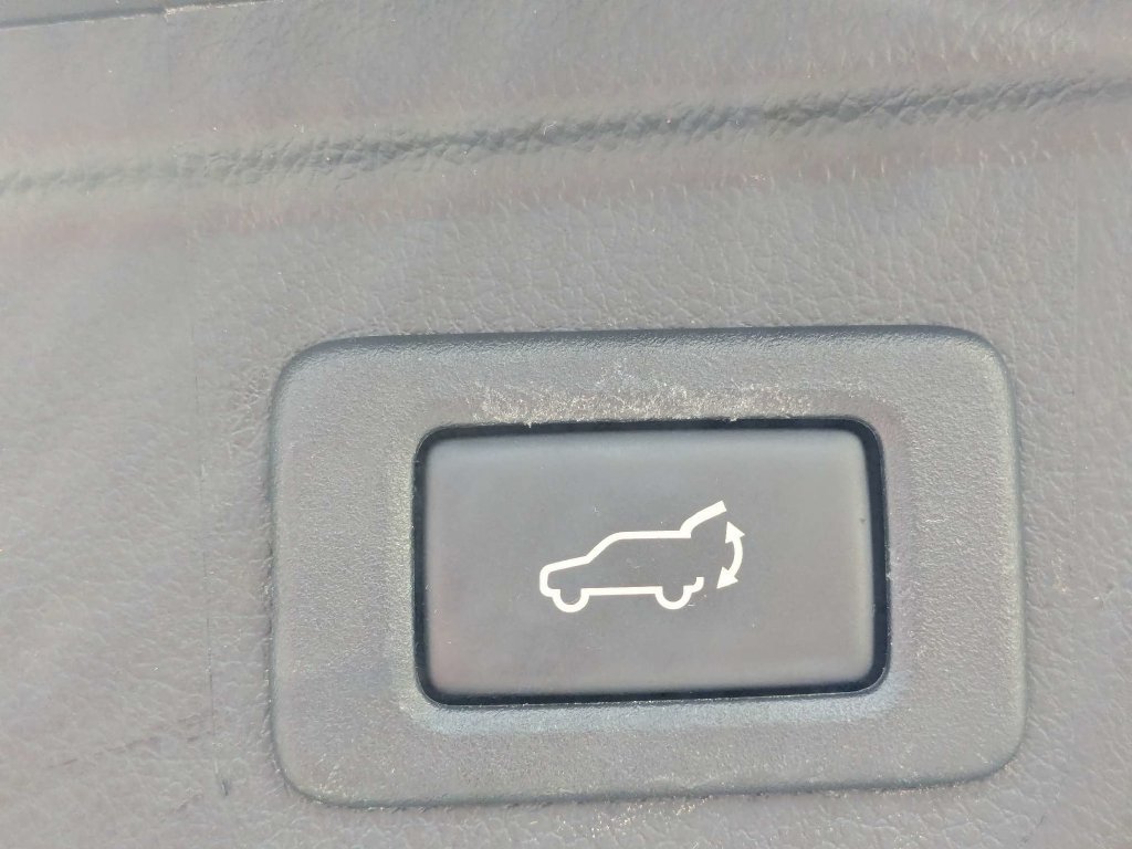 Used 2019 Subaru Outback 3.6R Touring AWD/4WD image 18