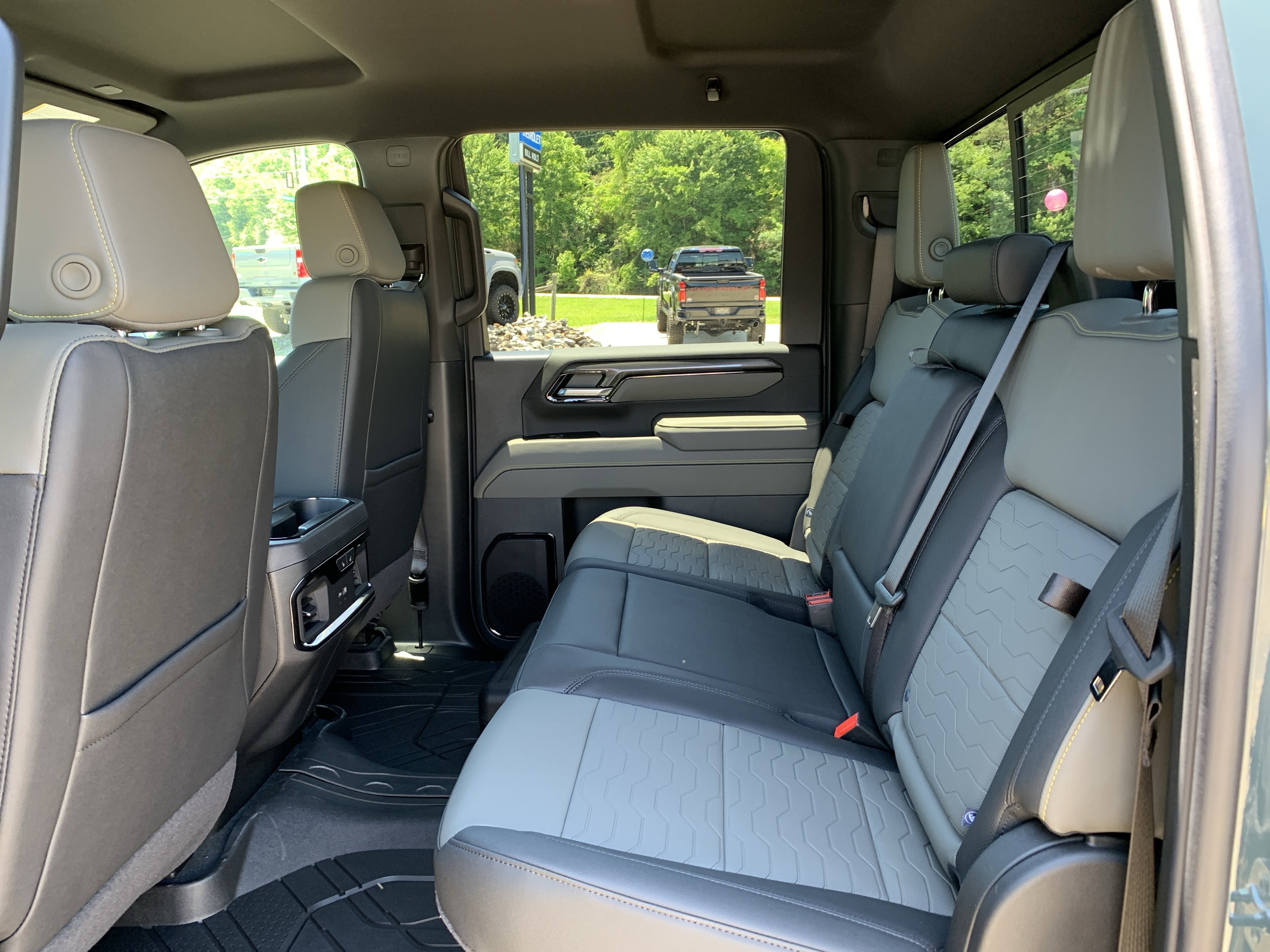 New 2026 Chevrolet Silverado 2500 ZR2 AWD/4WD image 23