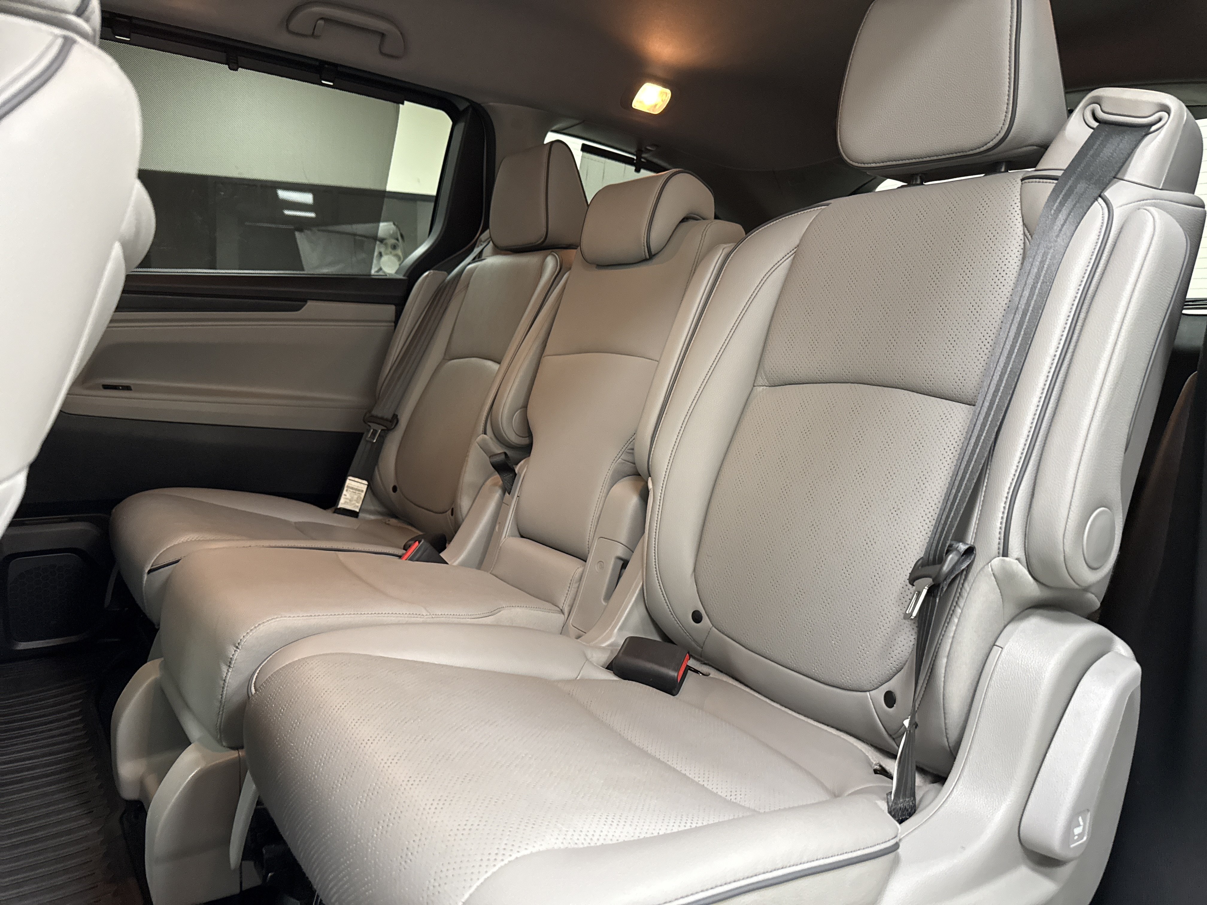 Used 2024 Honda Odyssey Elite image 15