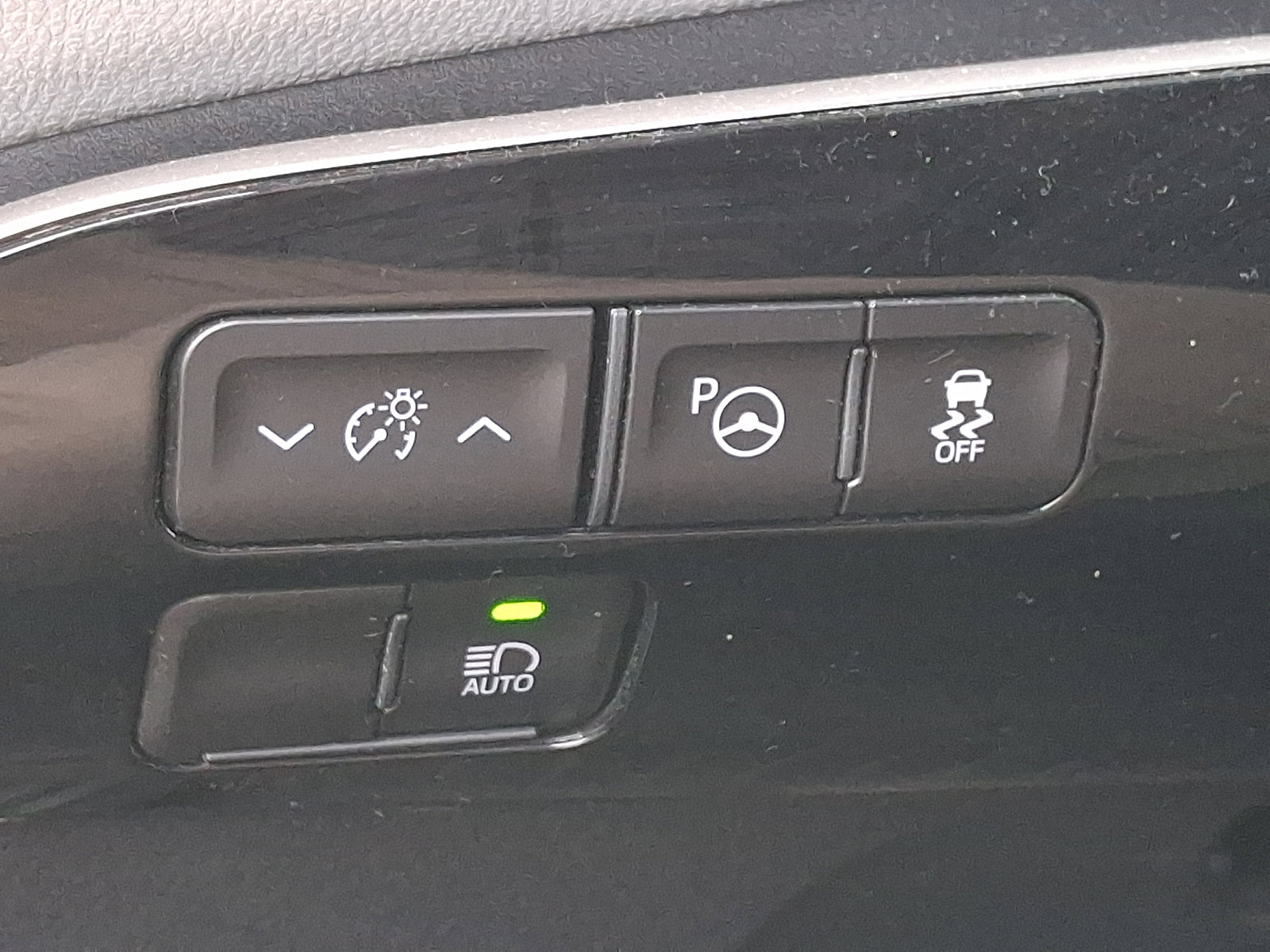 Used 2019 Toyota Prius LE image 24