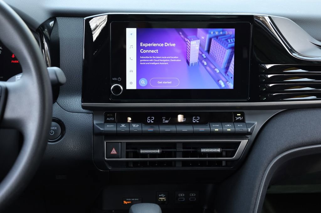 Used 2025 Toyota Camry LE image 25