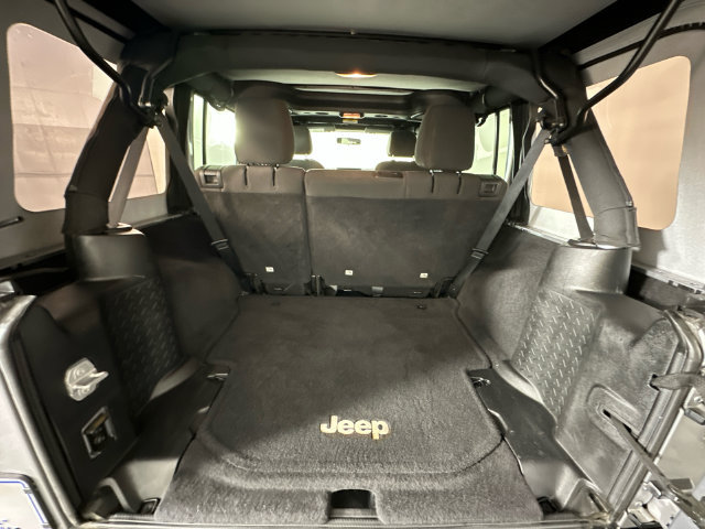 Used 2015 Jeep Wrangler Unlimited Sport AWD/4WD image 17