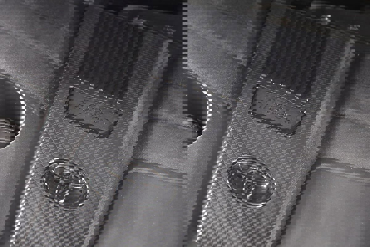 Used 2024 Toyota Tundra SR5 w/ SR5 Convenience Package AWD/4WD image 19