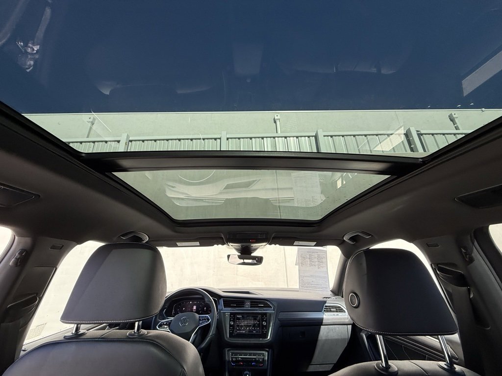 Used 2022 Volkswagen Tiguan SEL R-Line image 8