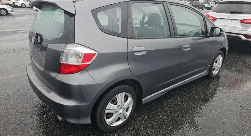 Used 2013 Honda Fit LX image 2