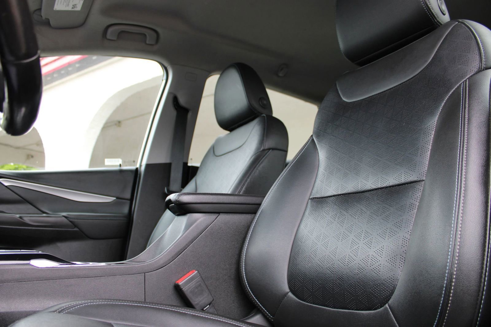 Used 2023 Chevrolet Bolt LT image 8