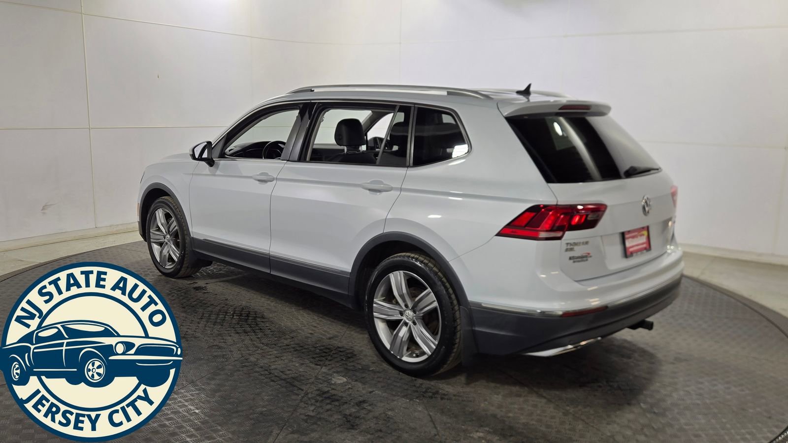 Used 2018 Volkswagen Tiguan SEL Premium image 5