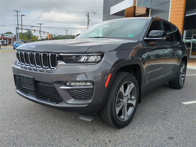New 2025 Jeep Grand Cherokee Limited w/ Luxury Tech Group II image 8