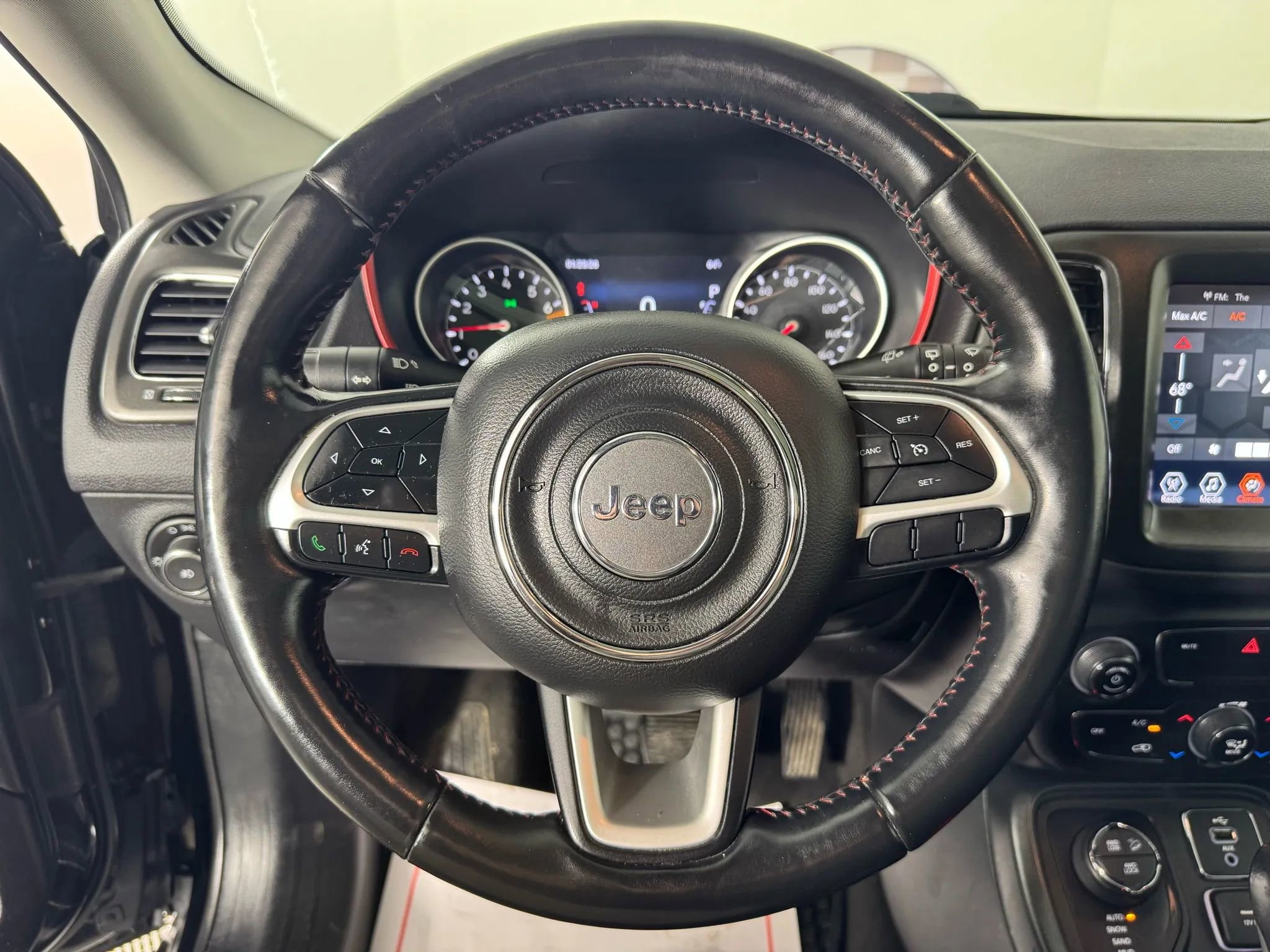 Used 2018 Jeep Compass Trailhawk w/ Leather Interior Group image 13