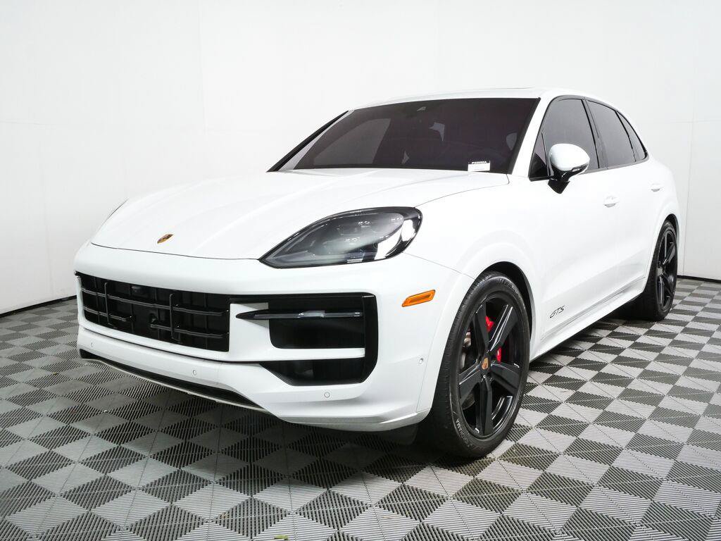 Certified 2025 Porsche Cayenne GTS AWD/4WD image 6
