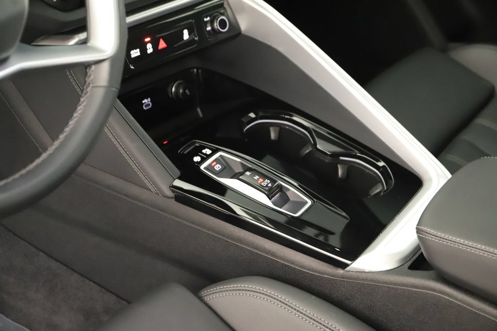 Certified 2025 Audi Q5 Prestige AWD/4WD image 17