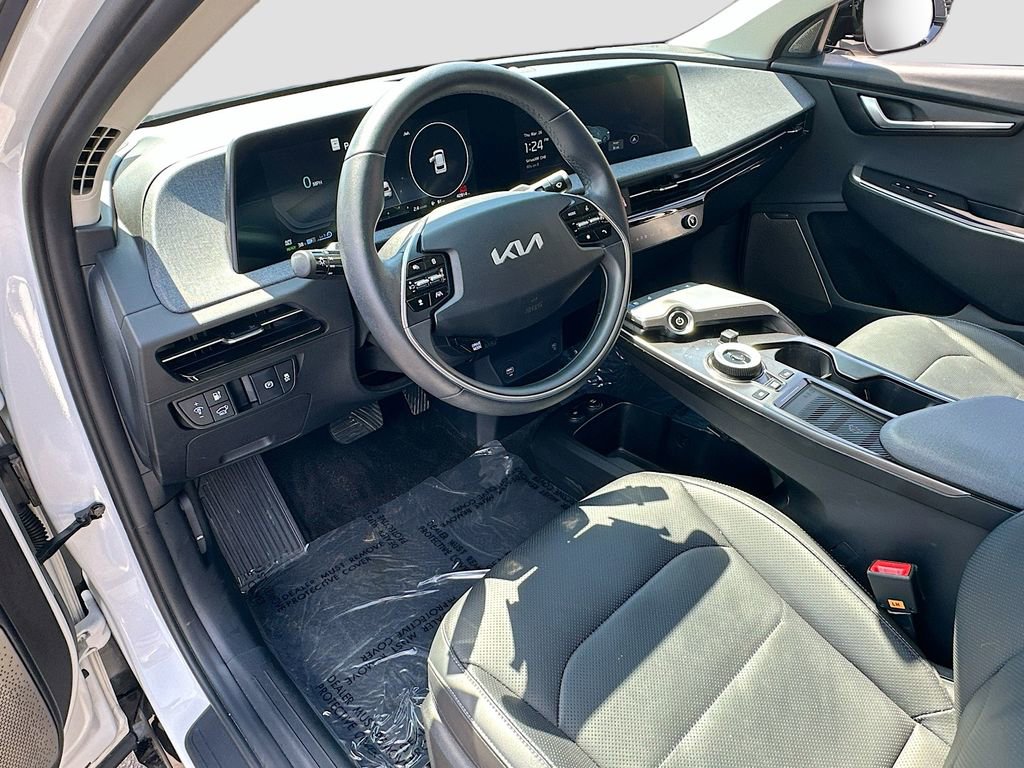 Certified 2023 Kia EV6 Wind w/ Wind Technology Package image 9