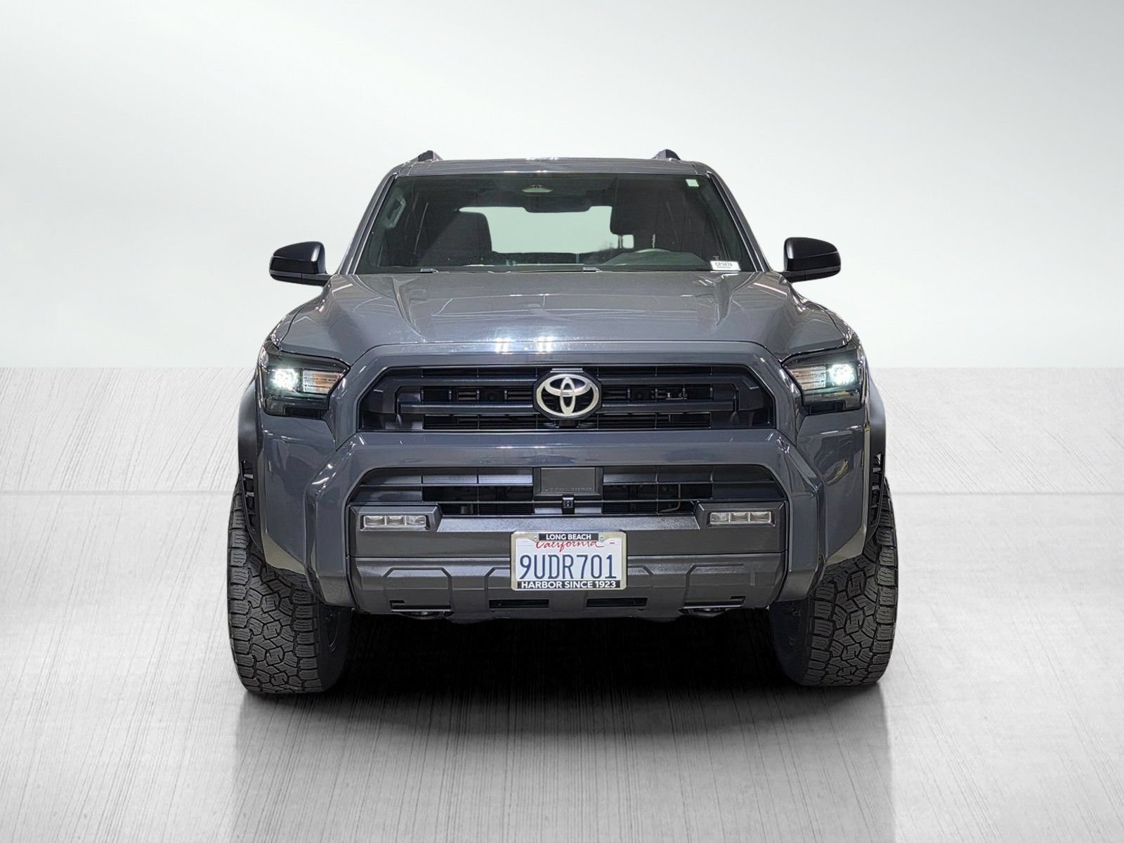 Used 2025 Toyota 4Runner SR5 AWD/4WD image 2