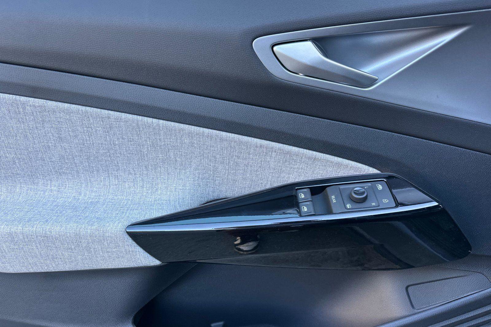 New 2025 Volkswagen ID.4 Pro image 10