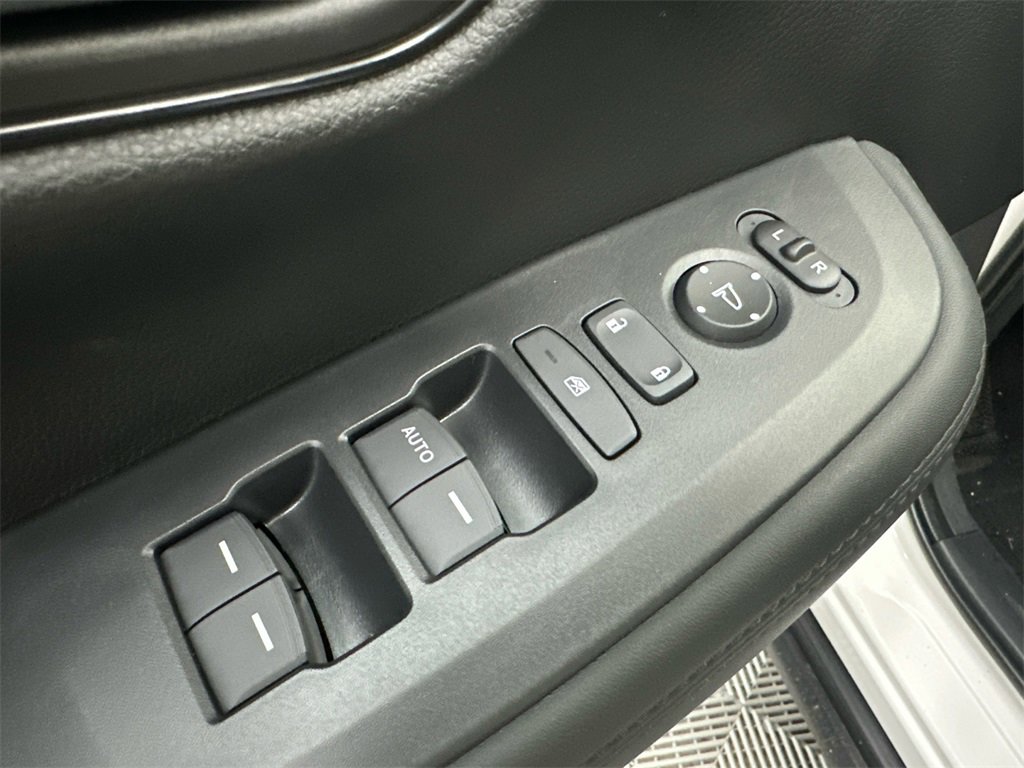 Used 2026 Honda HR-V LX image 12