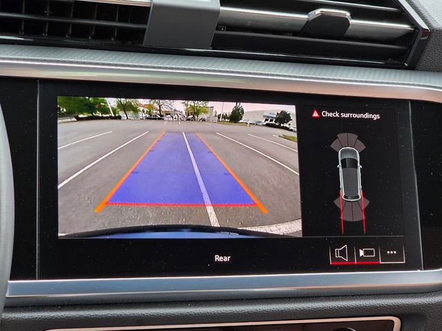 Used 2025 Audi Q3 2.0T Premium image 24