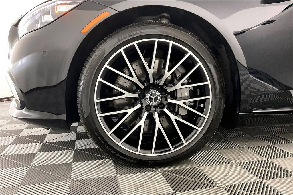 New 2025 Mercedes-Benz S 580 4MATIC Sedan image 12