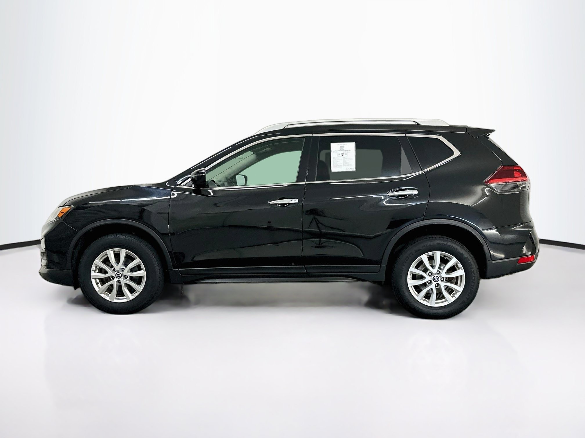 Used 2018 Nissan Rogue SV AWD/4WD image 4