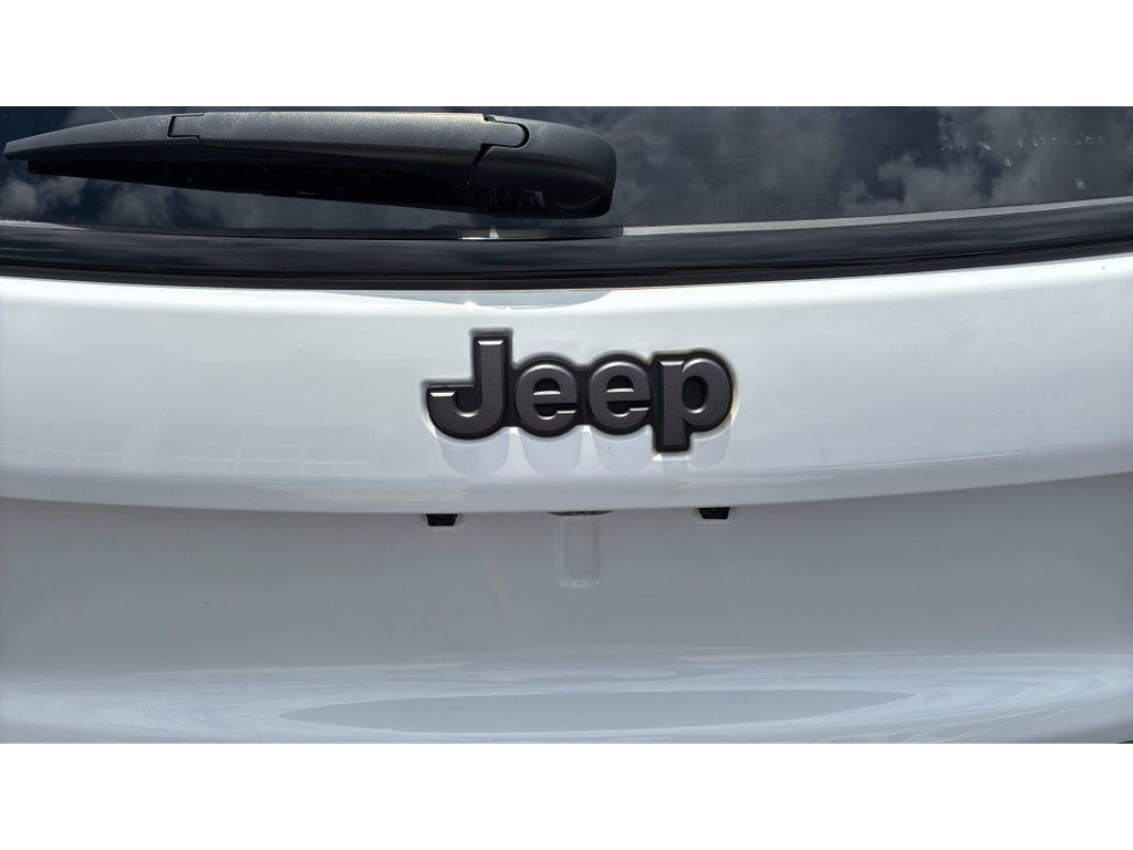 Used 2025 Jeep Compass Trailhawk AWD/4WD image 22