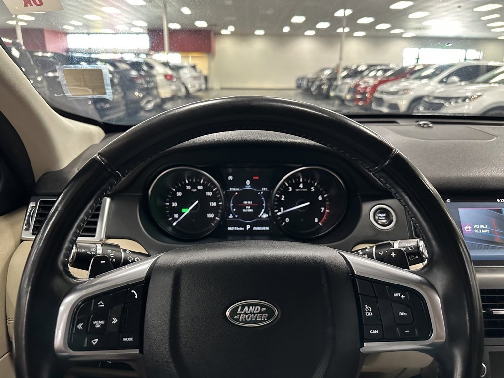 Used 2018 Land Rover Discovery Sport HSE image 17