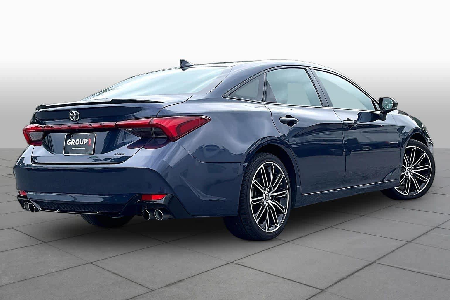 Used 2019 Toyota Avalon XSE w/ Carpet Mat Package FWD image 12