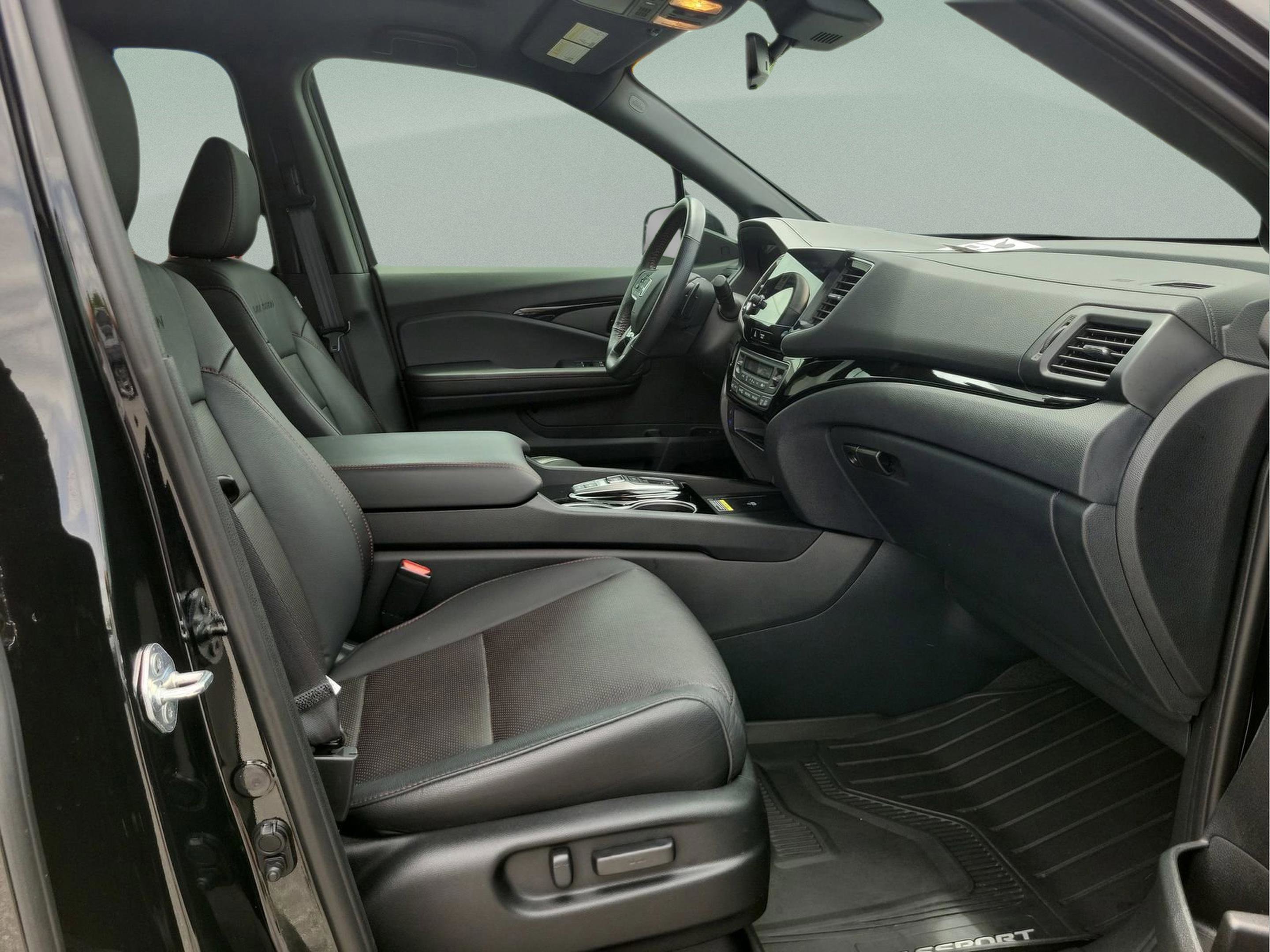 Certified 2024 Honda Passport Black Edition image 20