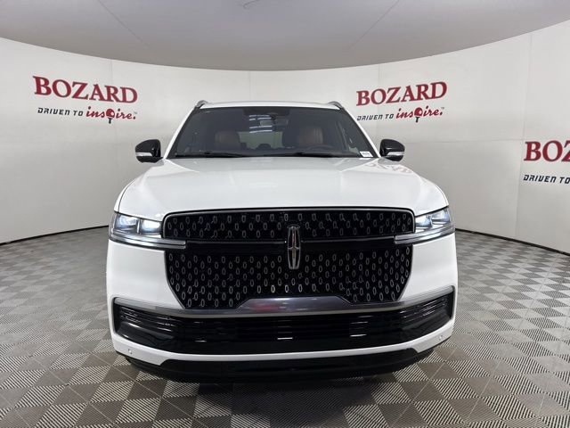 New 2025 Lincoln Navigator L Reserve image 2
