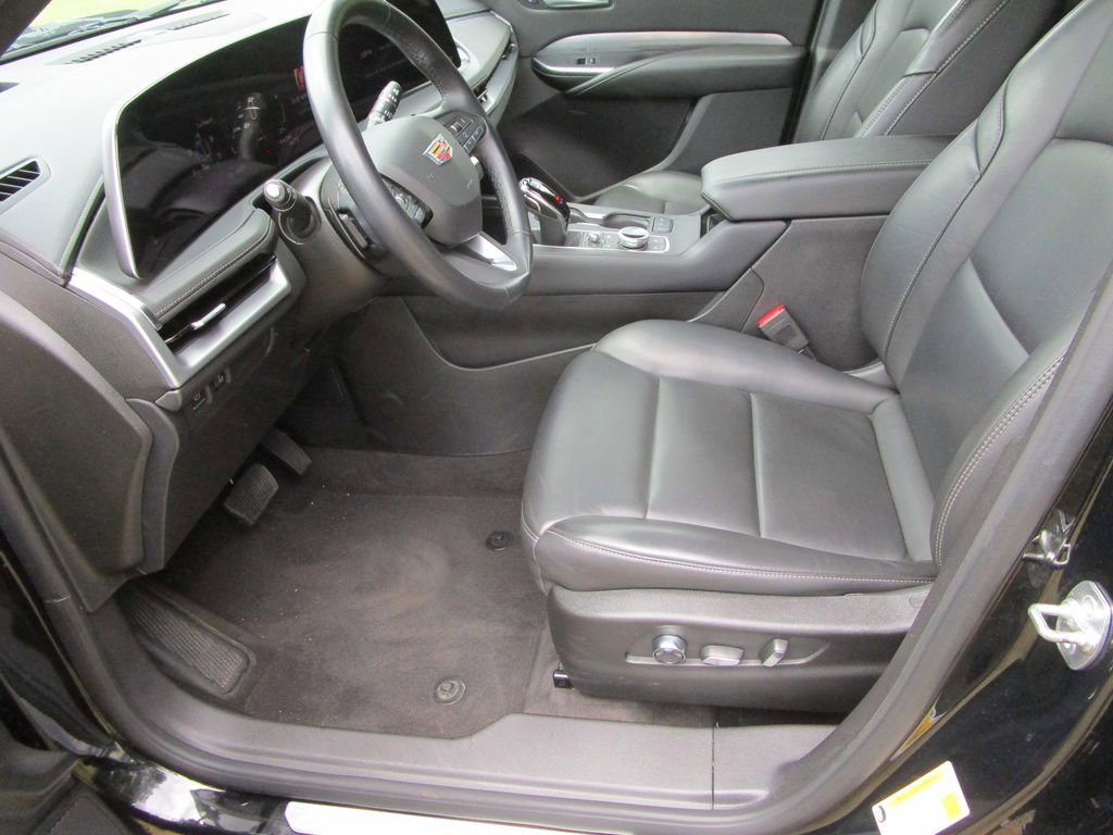 Used 2024 Cadillac XT4 Premium Luxury AWD/4WD image 25