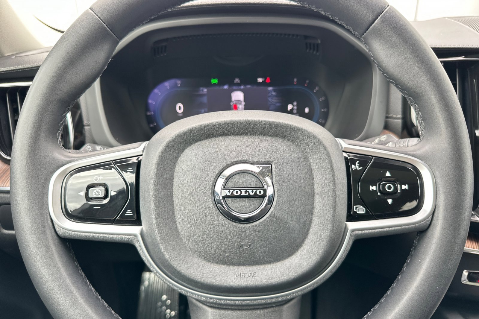 Used 2023 Volvo XC60 B5 Ultimate w/ Climate Package image 27