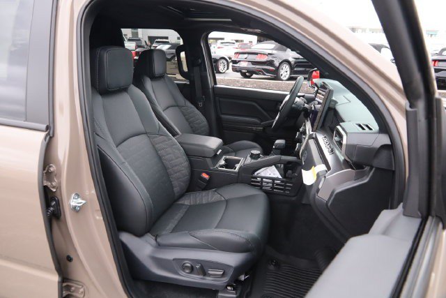 New 2026 Toyota Tacoma TRD Off-Road w/ TRD Off Road Premium Package AWD/4WD image 32