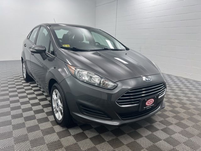 Used 2015 Ford Fiesta SE FWD image 1