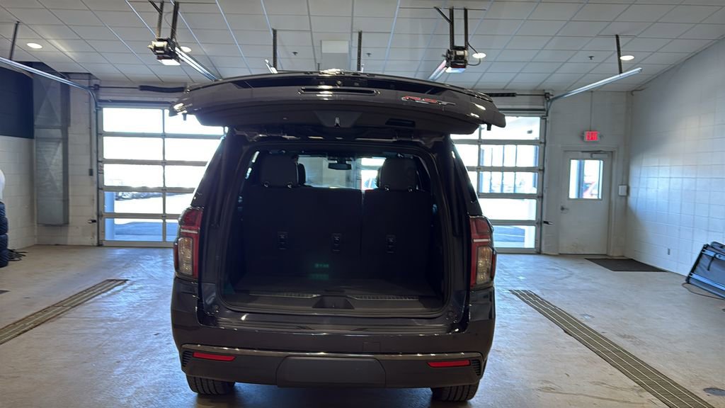 Used 2022 Chevrolet Tahoe RST w/ Luxury Package image 16